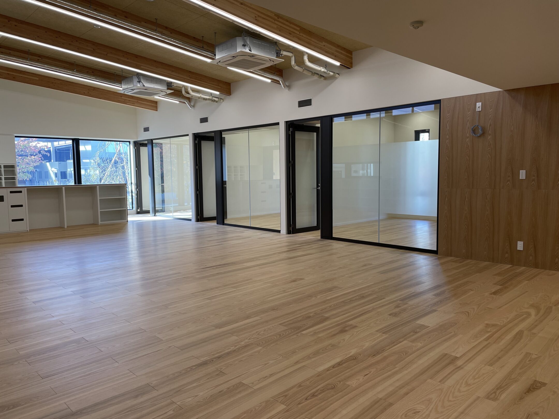 某店舗（フローリング施工）