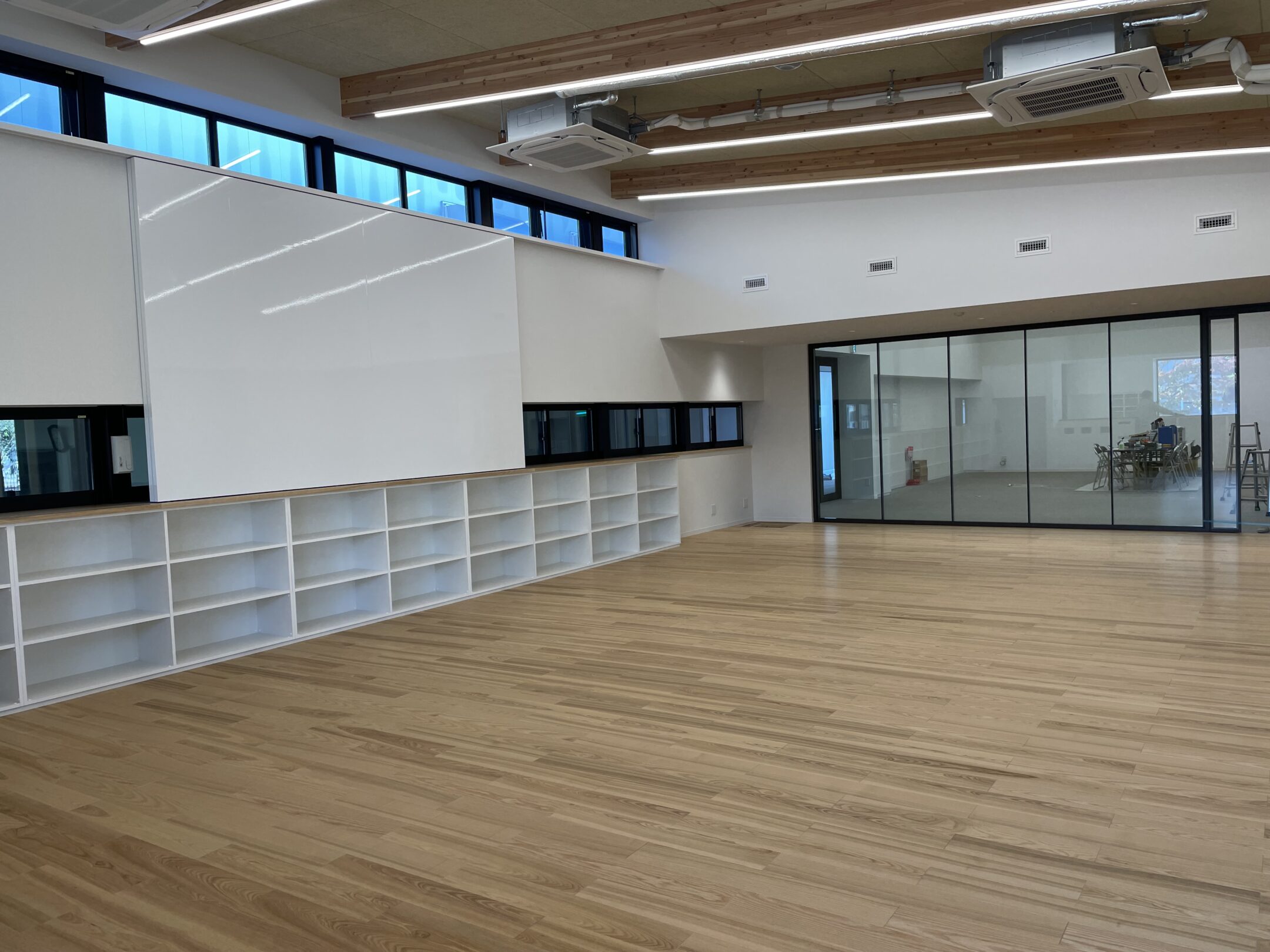 某店舗（羽目板・ﾙｰﾊﾞｰデッキ施工）