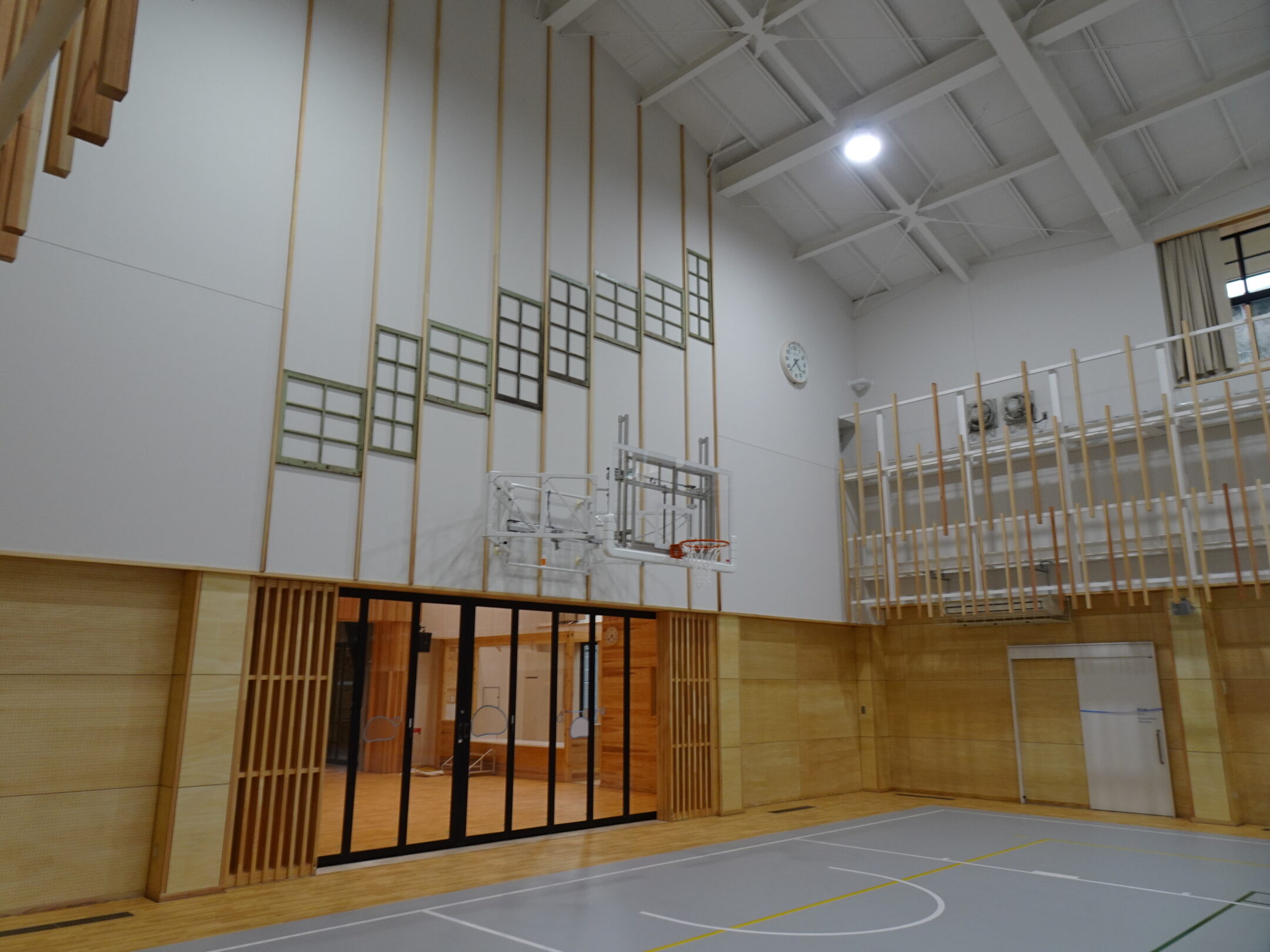 某施設　ルーバー